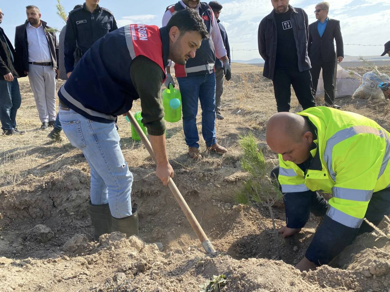 Ağaçören’de 11 Kasım Milli Ağaçlandırma Günü dolayısıyla doğaya can veren
