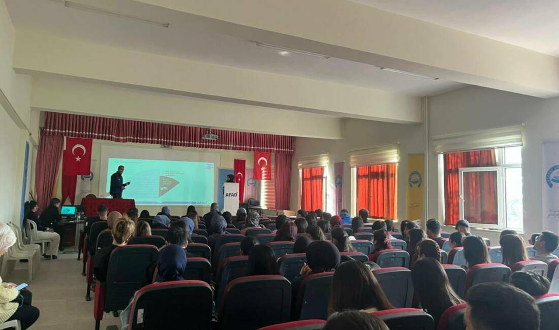 AFAD ekipleri, Ortaköy Meslek Yüksekokulu öğrencilerine afet bilinci kazandırmak için