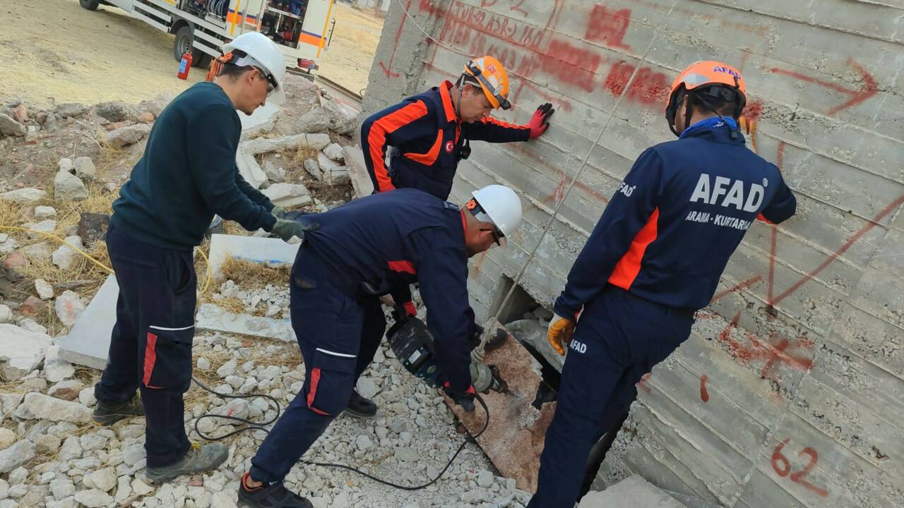 Aksaray İl Afet ve Acil Durum Müdürlüğü tarafından afetlere hazırlık