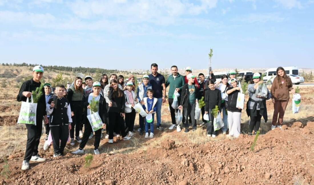 Belediye Başkanı Evren Dinçer, 220 binden fazla fidanla Yeşil Aksaray