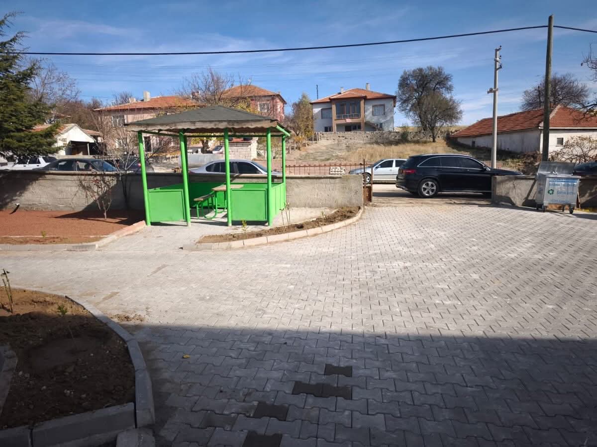 Ağaçören Belediyesi, Selimiye Camii bahçesinde temizlik, düzenleme ve taş döşeme
