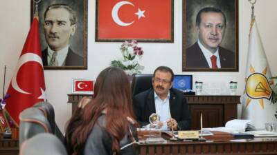AK Parti Aksaray İl Başkanlığı’nda düzenlenen “Halk Buluşmaları” programı, vatandaşların