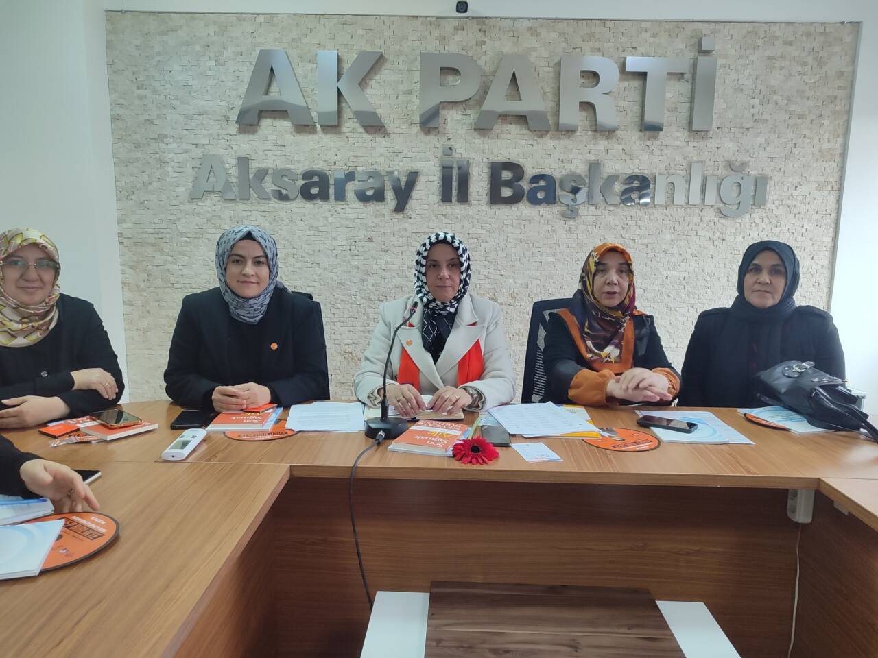 AK Parti Aksaray Kadın Kolları, haftalık olağan yönetim kurulu toplantısını