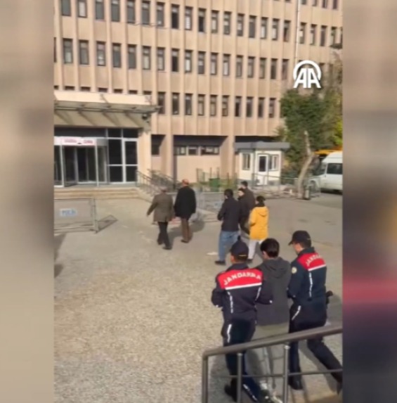 Ankara’da yaşanan olayda telefonda kendisini polis olarak tanıtarak yönlendirdiği kişinin