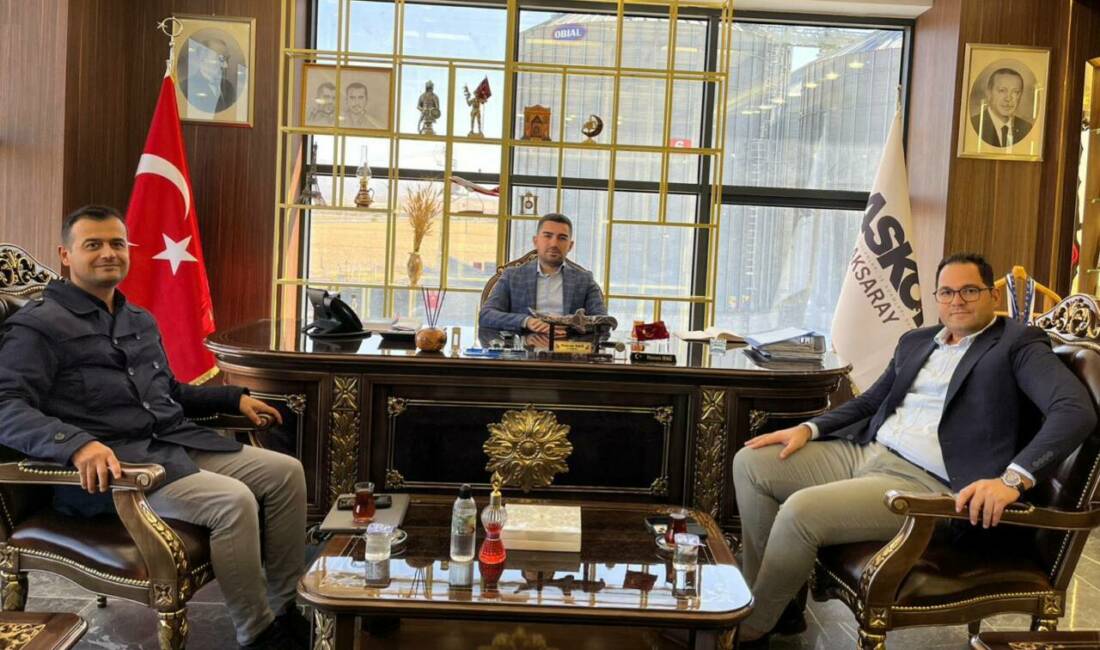 Garanti Bankası Aksaray Şube Müdürü Tolga Öztol ve beraberindeki Onur