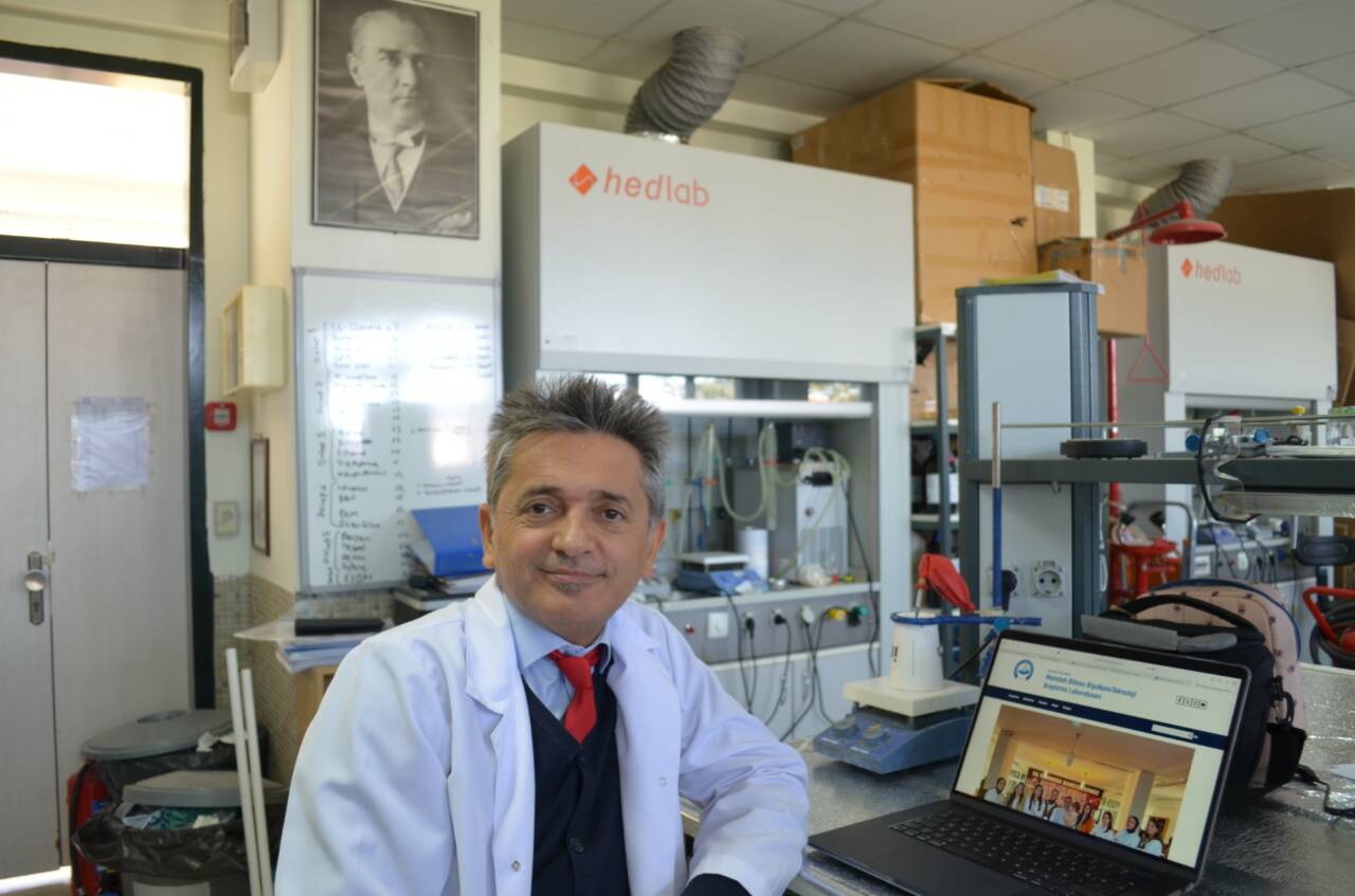 Aksaray Üniversitesi Fen Edebiyat Fakültesi Öğretim Üyesi Prof. Dr. Fatih