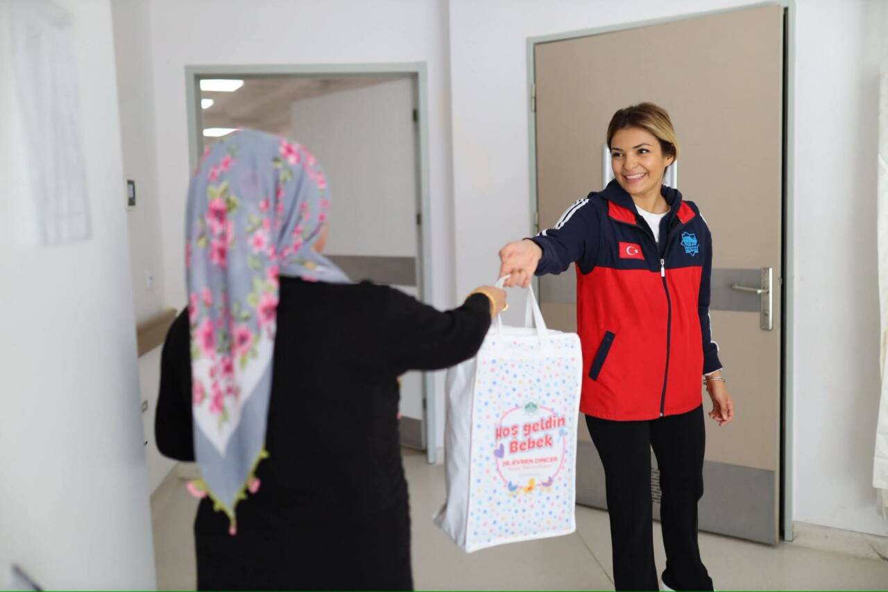 Aksaray Belediyesi, yeni doğan bebekler için başlattığı “Bebek Seti” uygulamasını