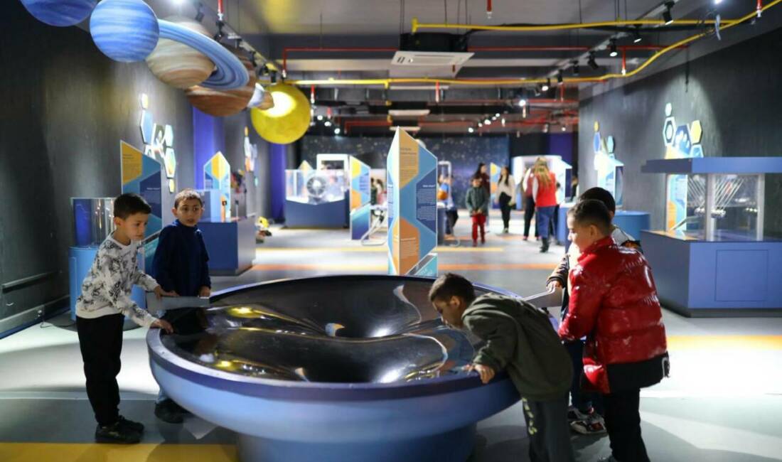 Aksaray Belediyesi, gençlerin bilime olan ilgisini artırmak amacıyla Aksaray Bilim