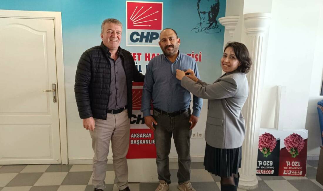 Cumhuriyet Halk Partisi yetkilileri, üye katılımlarını kabul etmeye devam ediyor.