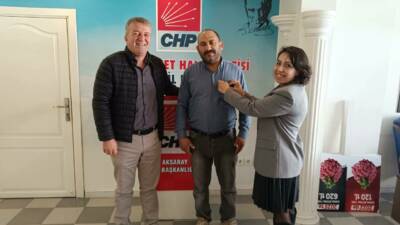 Cumhuriyet Halk Partisi yetkilileri, üye katılımlarını kabul etmeye devam ediyor.