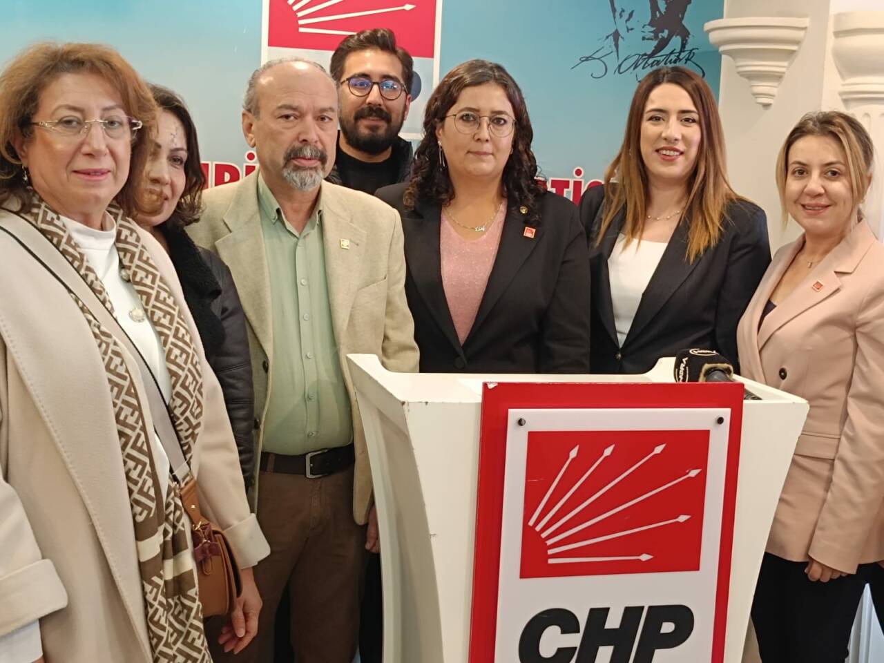 Aksaray’da artan kadın cinayetleri ve genç intiharlarına dikkat çeken CHP