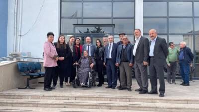 CHP Aksaray, 24 Kasım Öğretmenler Günü dolayısıyla hem emekli hem