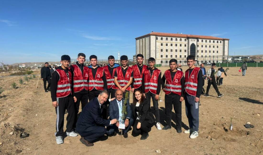 Türkiye genelindeki “Türkiye Yeşeriyor Gazze Güçleniyor” programı Aksaray’da yoğun katılımla