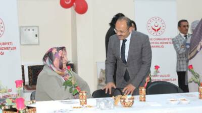 Şehit ve gazi yakınlarının moralini güçlendirmeyi amaçlayan “Sanatla Yaşam Programı”