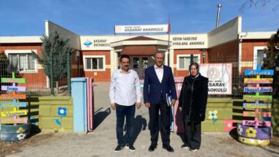 Eğitim-Bir-Sen Aksaray Şube Başkanı Murat Görmez, sendika temsilcileriyle birlikte Şehit