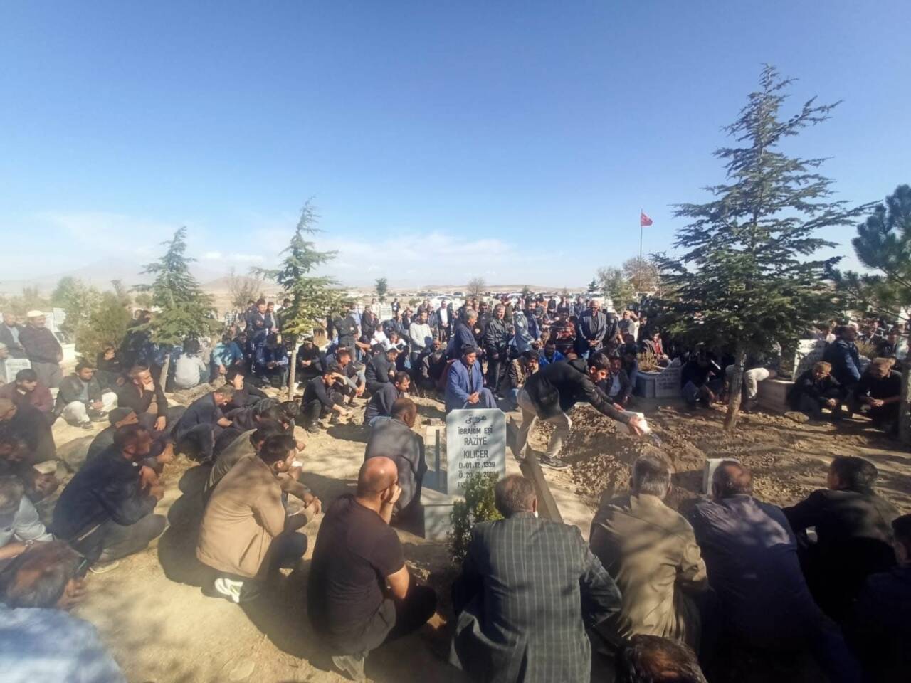 Eskil İlçe Milli Eğitim Müdürü olarak görev yapan  İbrahim Kılıçer,