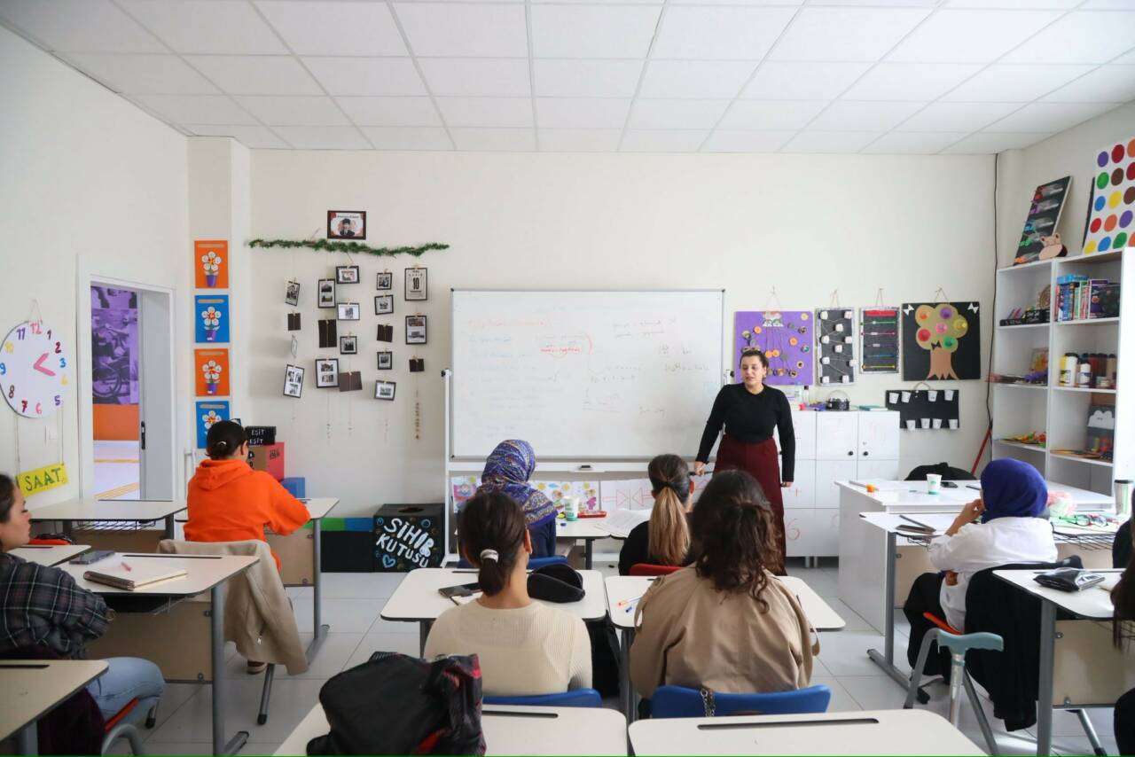 Aksaray Belediyesi’nin şehir içinde hayata geçirdiği Engelsiz Yaşam Merkezi, engelli