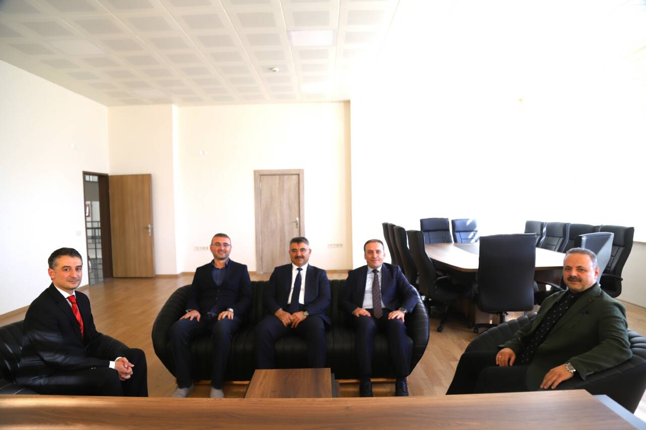Aksaray Üniversitesi (ASÜ) Rektörü Prof. Dr. Alpay Arıbaş, Bilgisayar ve