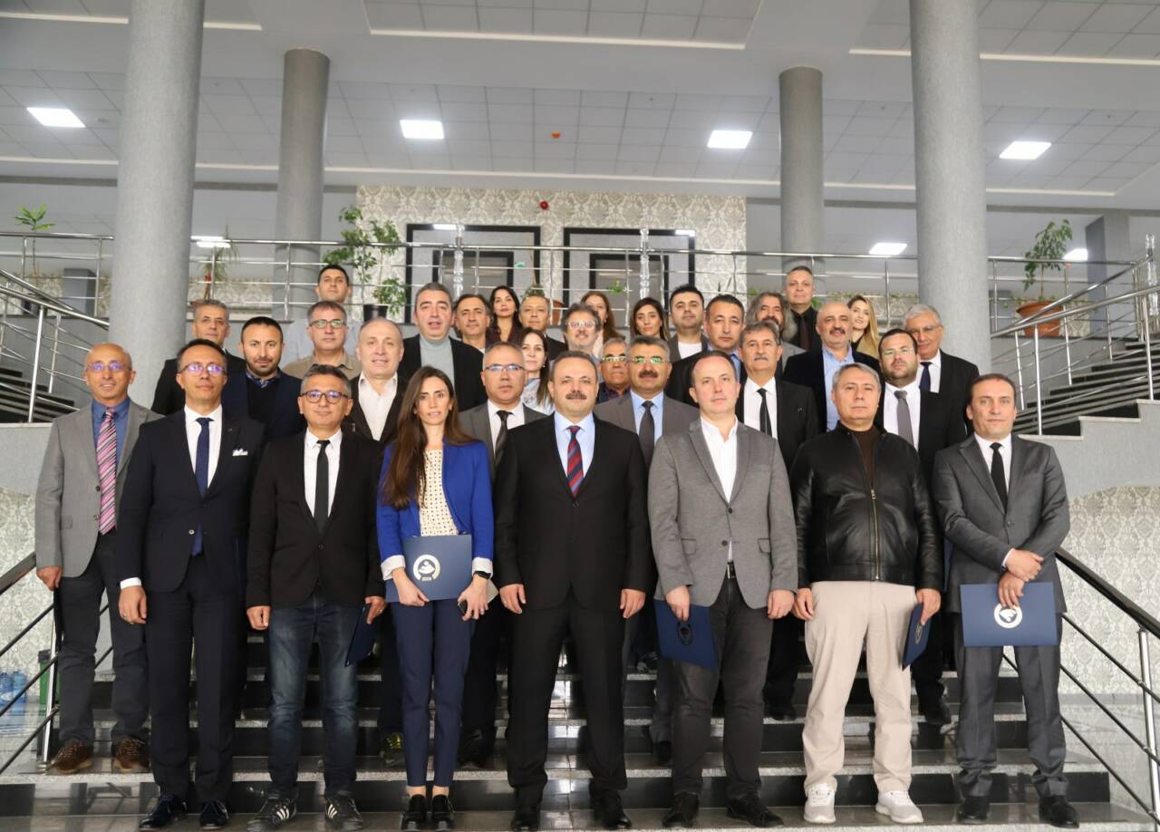 “Dünyanın En Etkili Bilim İnsanları 2025” listesinde ve Türkiye’nin en
