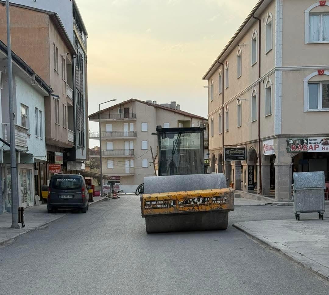Gülağaç Belediyesi, ilçe merkezinde başlattığı üst yapı çalışmalarına aralıksız devam