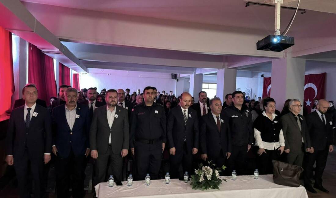 Güzelyurt Çok Programlı Anadolu Lisesi (ÇPAL) konferans salonunda, 10 Kasım