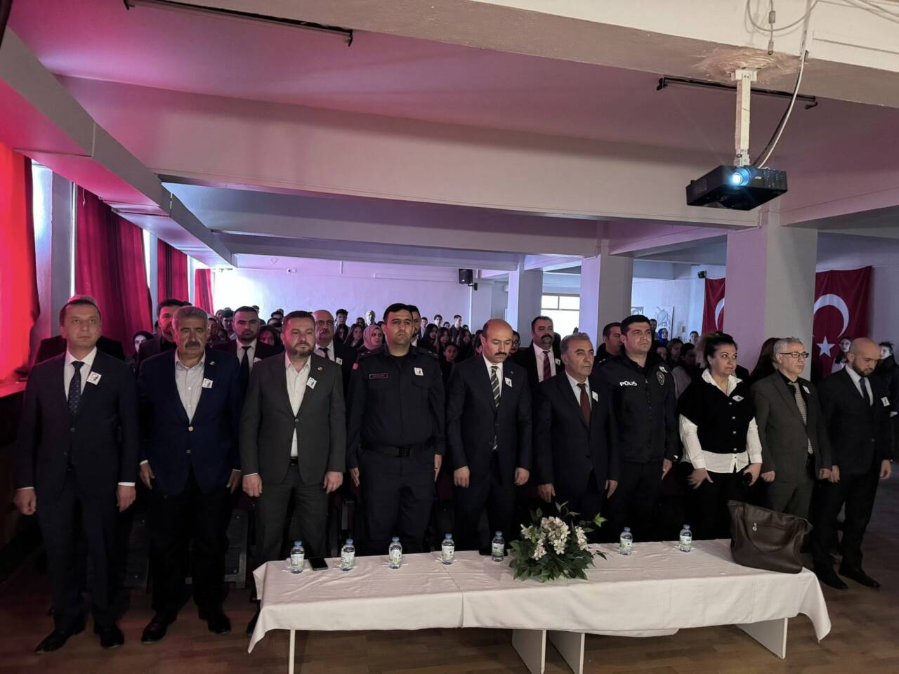Güzelyurt Çok Programlı Anadolu Lisesi (ÇPAL) konferans salonunda, 10 Kasım