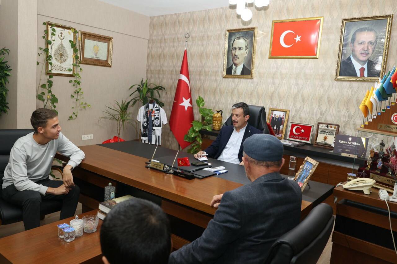 AK Parti Aksaray İl Başkanlığı’nda düzenlenen “Halk Buluşmaları” programı kapsamında