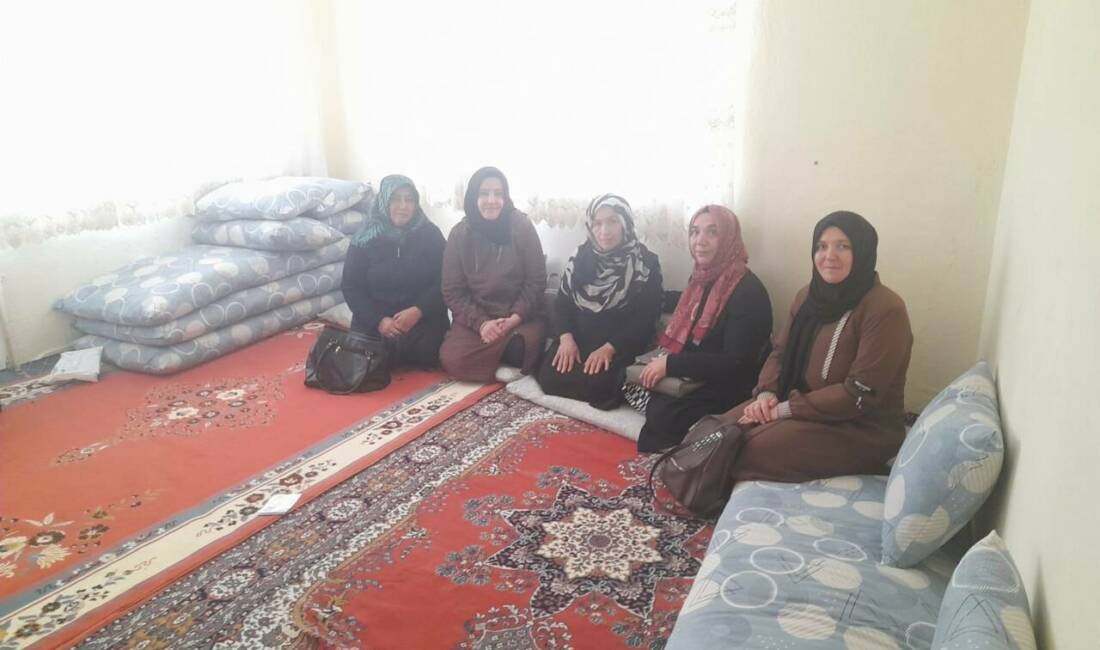 AK Parti Aksaray Kadın Kolları, şehir genelinde yürüttüğü gönül ziyareti