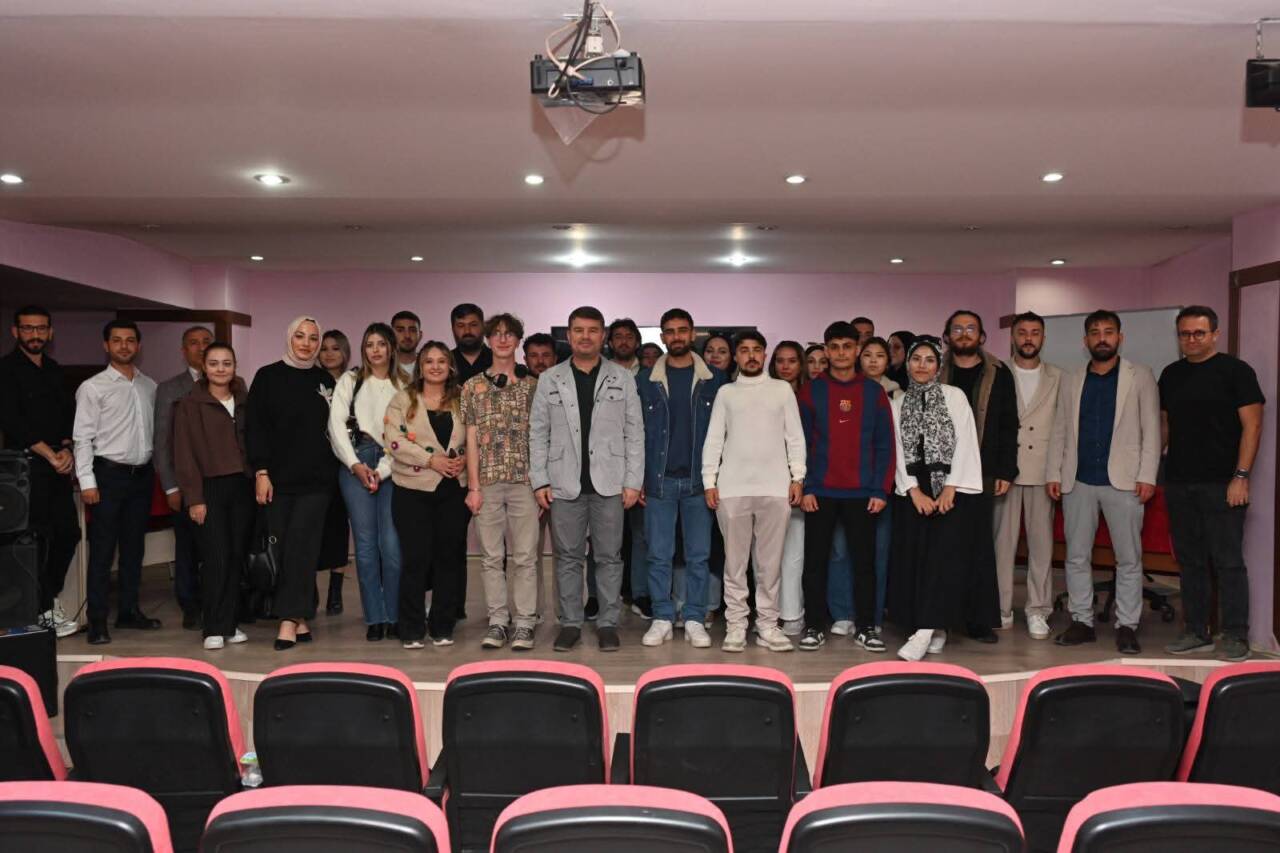 Aksaray Belediye Başkanı Evren Dinçer, Aksaray Üniversitesi Halkla İlişkiler Bölümü