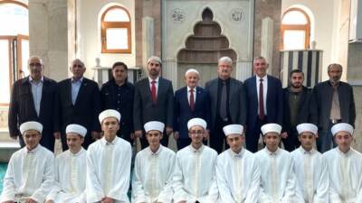 Geylani Erkek Kur’an Kursu’nda hıfzını tamamlayan 9 öğrenci için düzenlenen