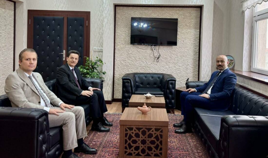 Aksaray İl Defterdarı Ahmet Günçavdı ile Vergi Dairesi Müdür Vekili