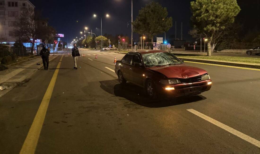 Ankara'nın Çubuk ilçesinde meydana gelen olayda otomobil yayaya çarptı. Kazada