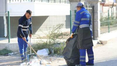 Aksaray Belediyesi ekipleri, şehir genelinde başlattığı temizlik çalışmaları kapsamında Küçük