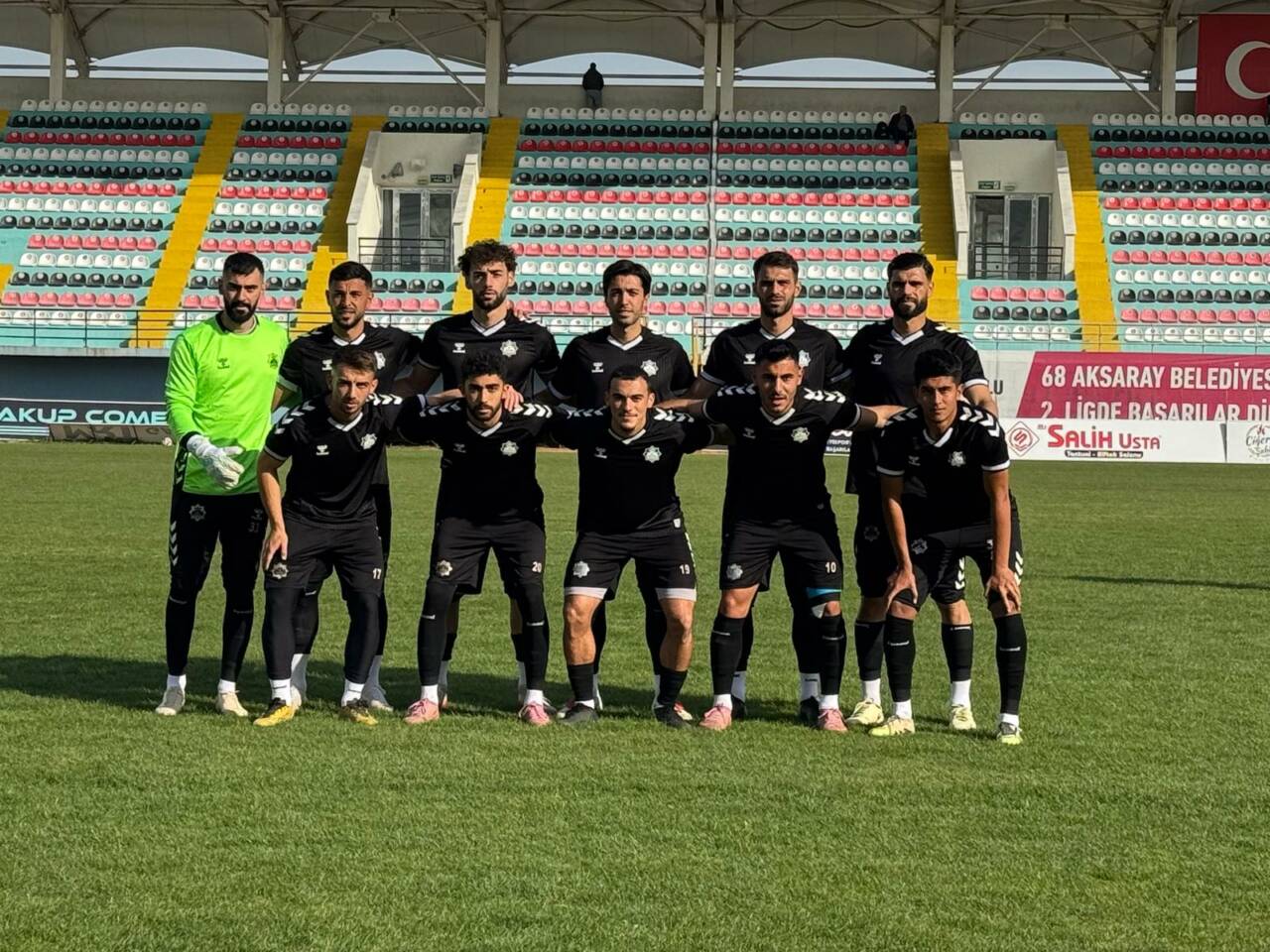 Ertelenen ligler sonrası genç ağırlıklı kadro ile sahaya çıkan Aksarayspor,