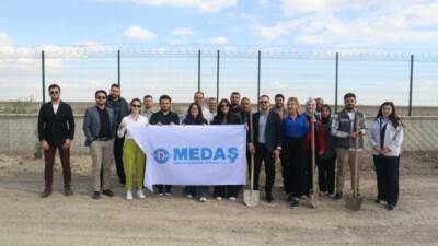 MEDAŞ çalışanları, Milli Ağaçlandırma Günü’nde Karatay’da 250 fidan dikerek çevre