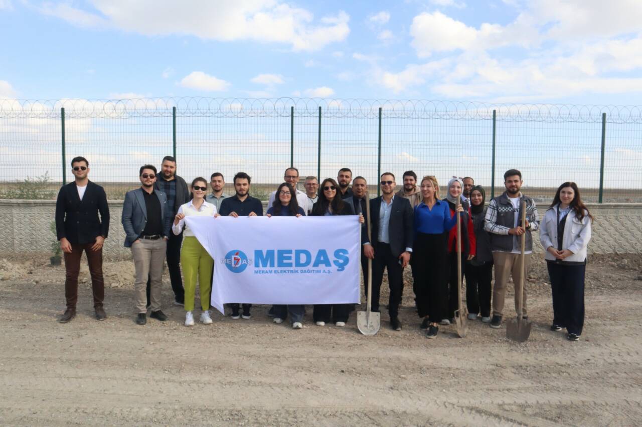 MEDAŞ çalışanları, Milli Ağaçlandırma Günü’nde Karatay’da 250 fidan dikerek çevre