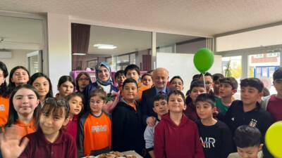 Öğretmenler Günü münasebetiyle Hüseyin Altınsoy Diyanet Gençlik Merkezi’nde anlamlı bir