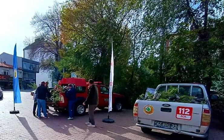 Aksaray Orman İşletme Müdürlüğü tarafından Ortaköy Hükümet Konağı önünde ücretsiz