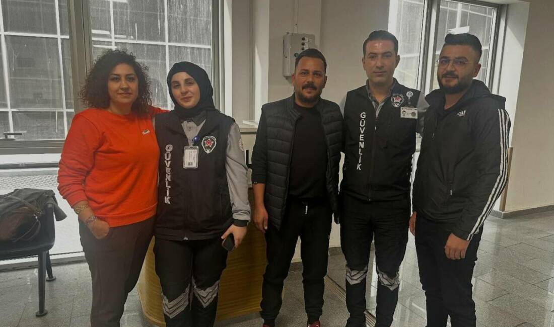 Öz Sağlık-İş Sendikası temsilcileri, Aksaray Eğitim ve Araştırma Hastanesi’nde üyelerini