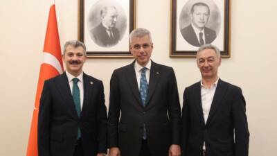 Eskil Belediye Başkanı Mustafa Zavlak, ilçedeki sağlık hizmetlerinin geliştirilmesi ve