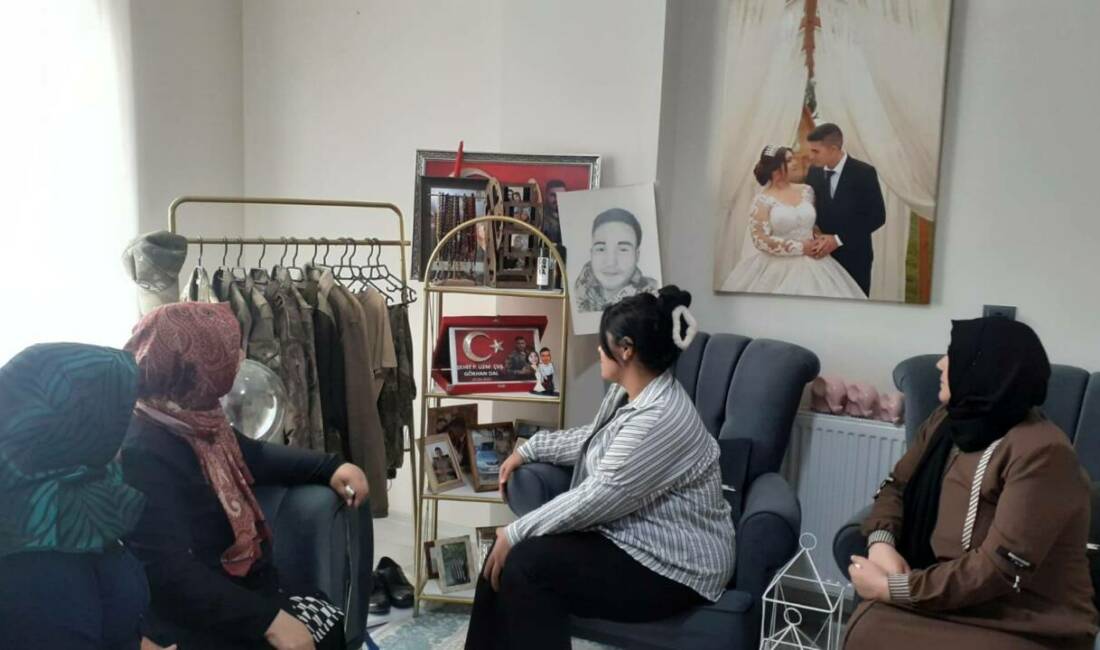 AK Parti Aksaray Kadın Kolları Teşkilat Başkanı Sevinç Kasal, Halkla