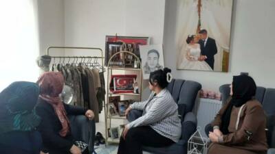 AK Parti Aksaray Kadın Kolları Teşkilat Başkanı Sevinç Kasal, Halkla