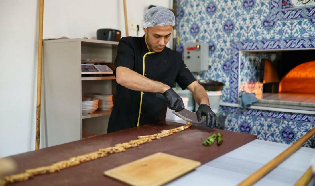 Aksaray’ın coğrafi işaretli ürünleri arasında dikkat çeken şerbetli pide, son