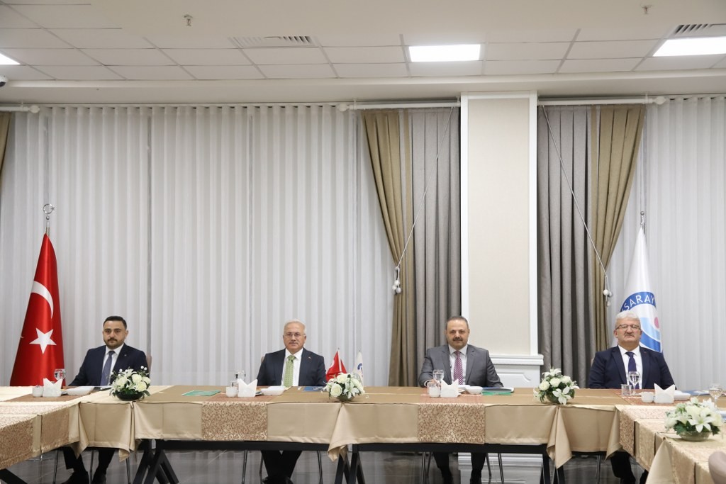 Eğitime Destek Platformu Toplantısı Aksaray Üniversitesi’nin ev sahipliğinde yapıldı. yoğun