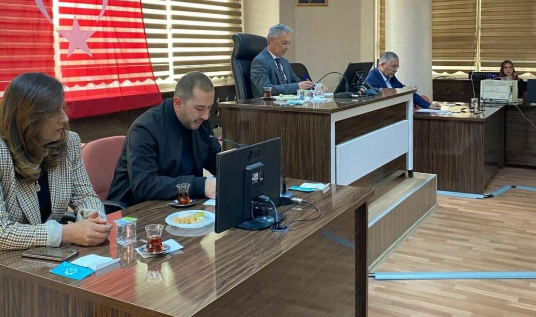 Mustafa Zavlak’ın yönettiği toplantıda hizmet birliğine ilişkin kararlar görüşülerek oy