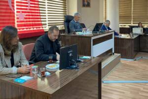 Mustafa Zavlak’ın yönettiği toplantıda hizmet birliğine ilişkin kararlar görüşülerek oy