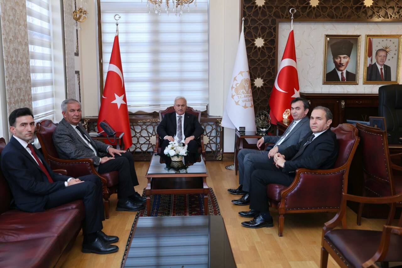 Aksaray Valisi  Mehmet Ali Kumbuzoğlu, İl Milli Eğitim Müdürü Metin