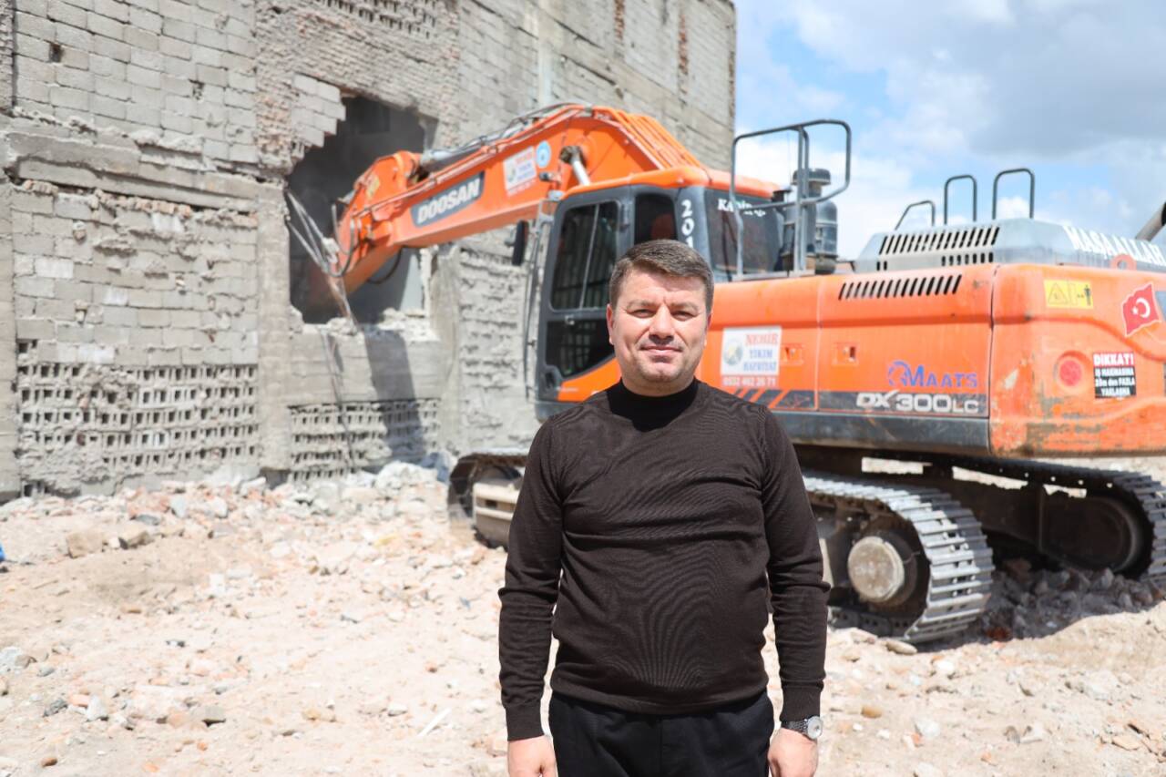 Aksaray Belediyesi, şehir estetiğini bozan, can ve mal güvenliğini tehdit