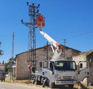 Yaklaşan kış mevsimi öncesinde MEDAŞ, bölge genelinde yürüttüğü bakım, onarım