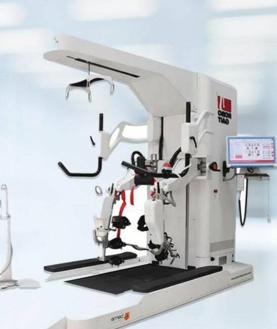 Aksaray Eğitim ve Araştırma Hastanesine kurulan robotik yürüme cihazı, ağır